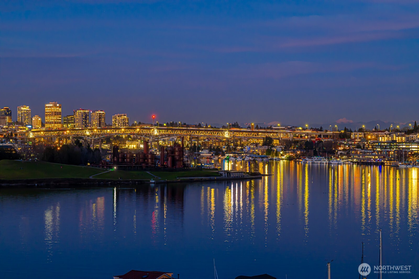 2420 8th Avenue N #201, Seattle, WA 98109