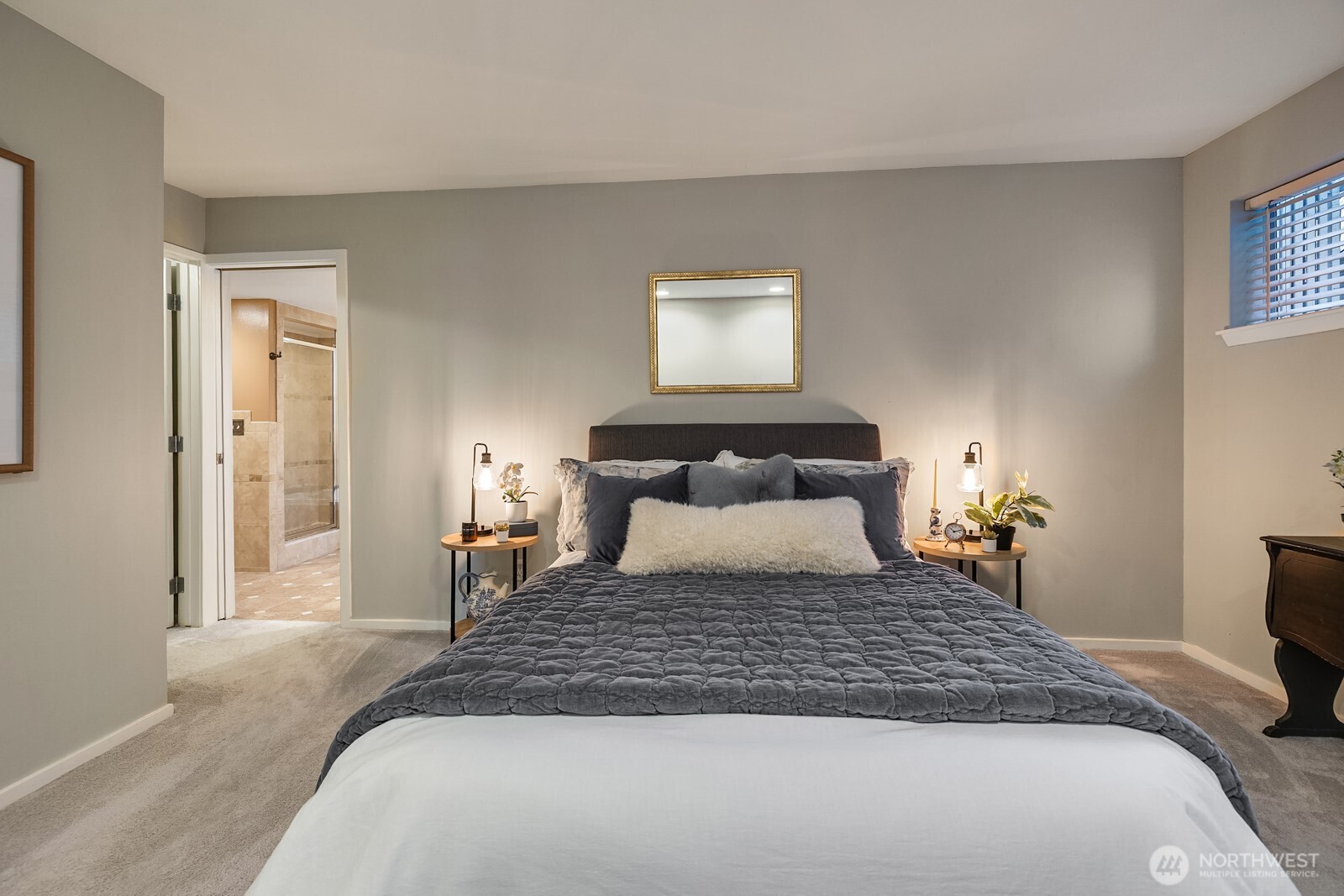 2420 8th Avenue N #201, Seattle, WA 98109