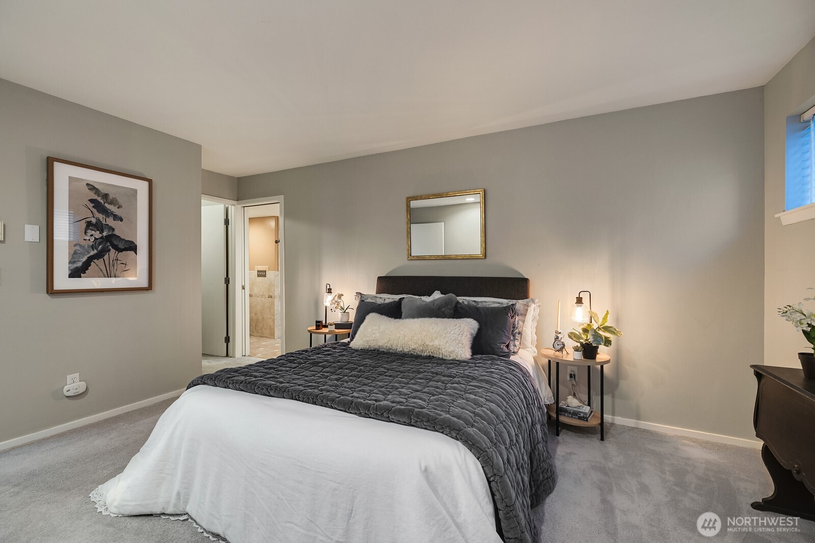 2420 8th Avenue N #201, Seattle, WA 98109