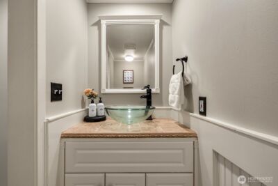 2420 8th Avenue N #201, Seattle, WA 98109 - Photo 24