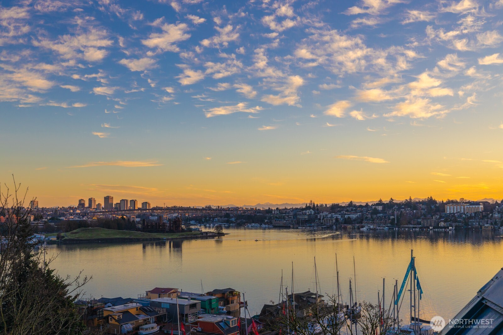 2420 8th Avenue N #201, Seattle, WA 98109