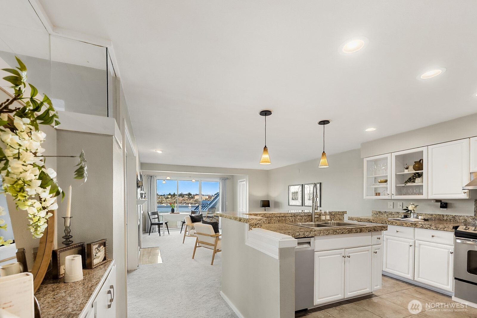 2420 8th Avenue N #201, Seattle, WA 98109