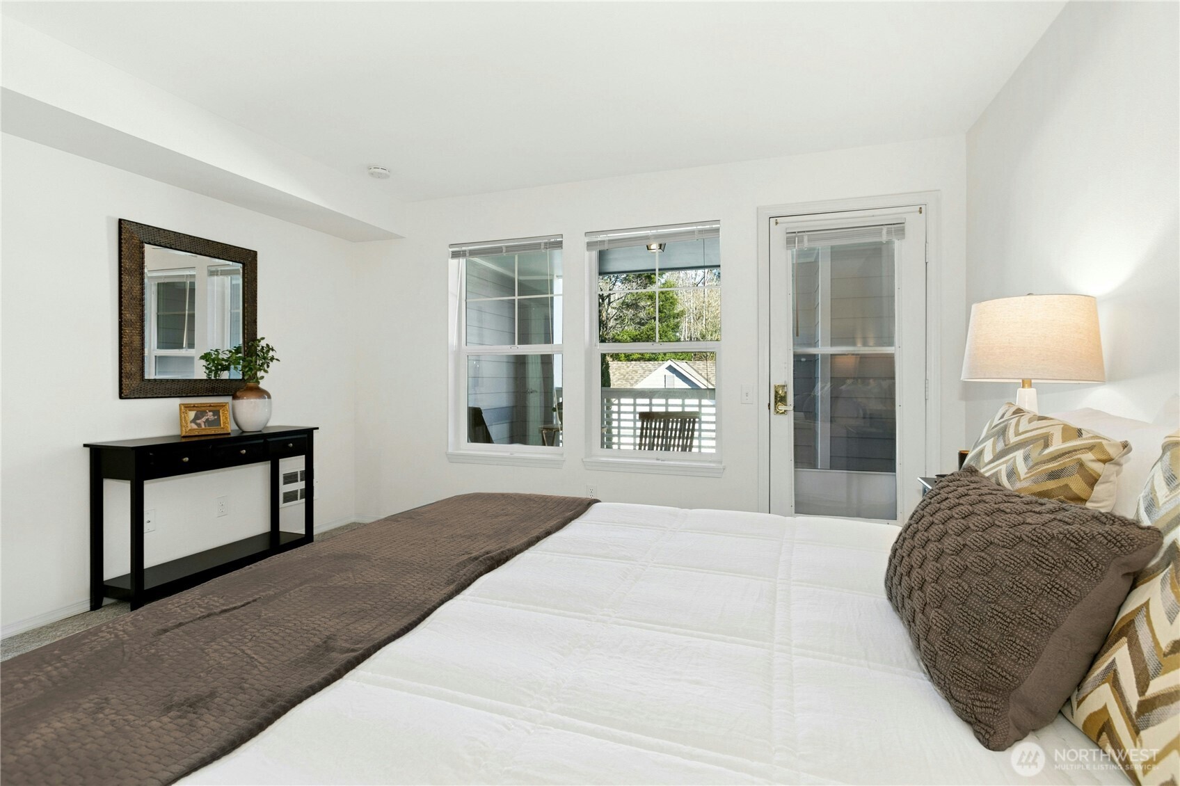 4081 224th Lane SE #202, Issaquah, WA 98029-6233