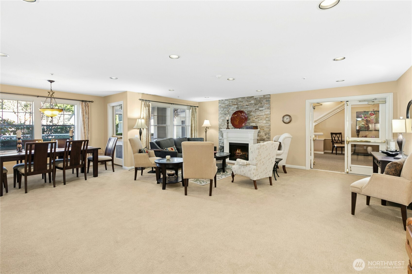 4081 224th Lane SE #202, Issaquah, WA 98029-6233