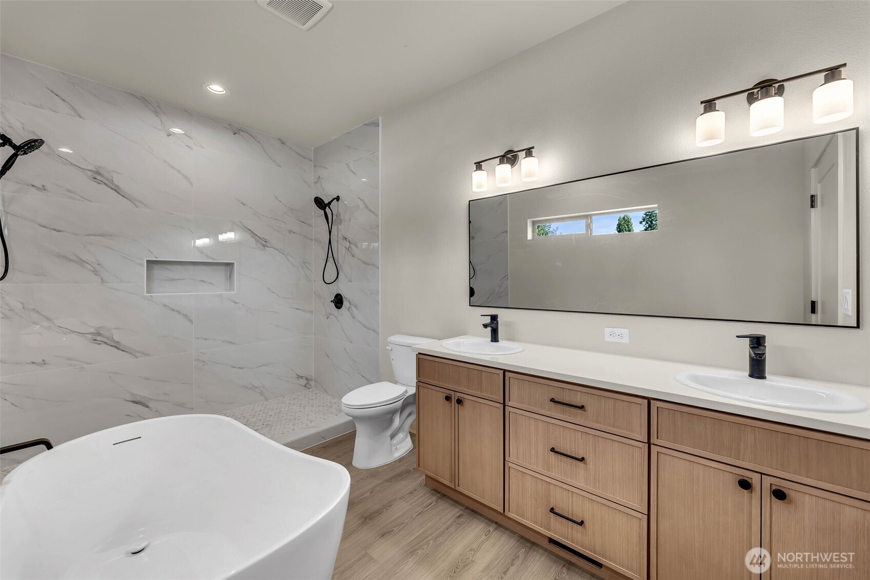 301 Cap Avenue , Winlock, WA 98596