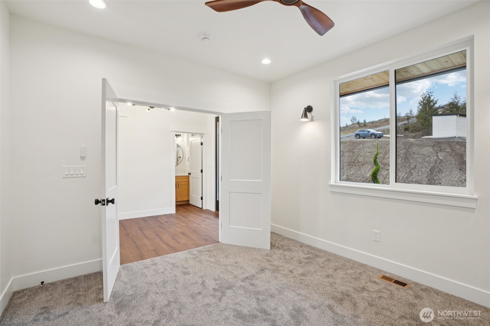 235 High Bank Lane , Woodland, WA 98674