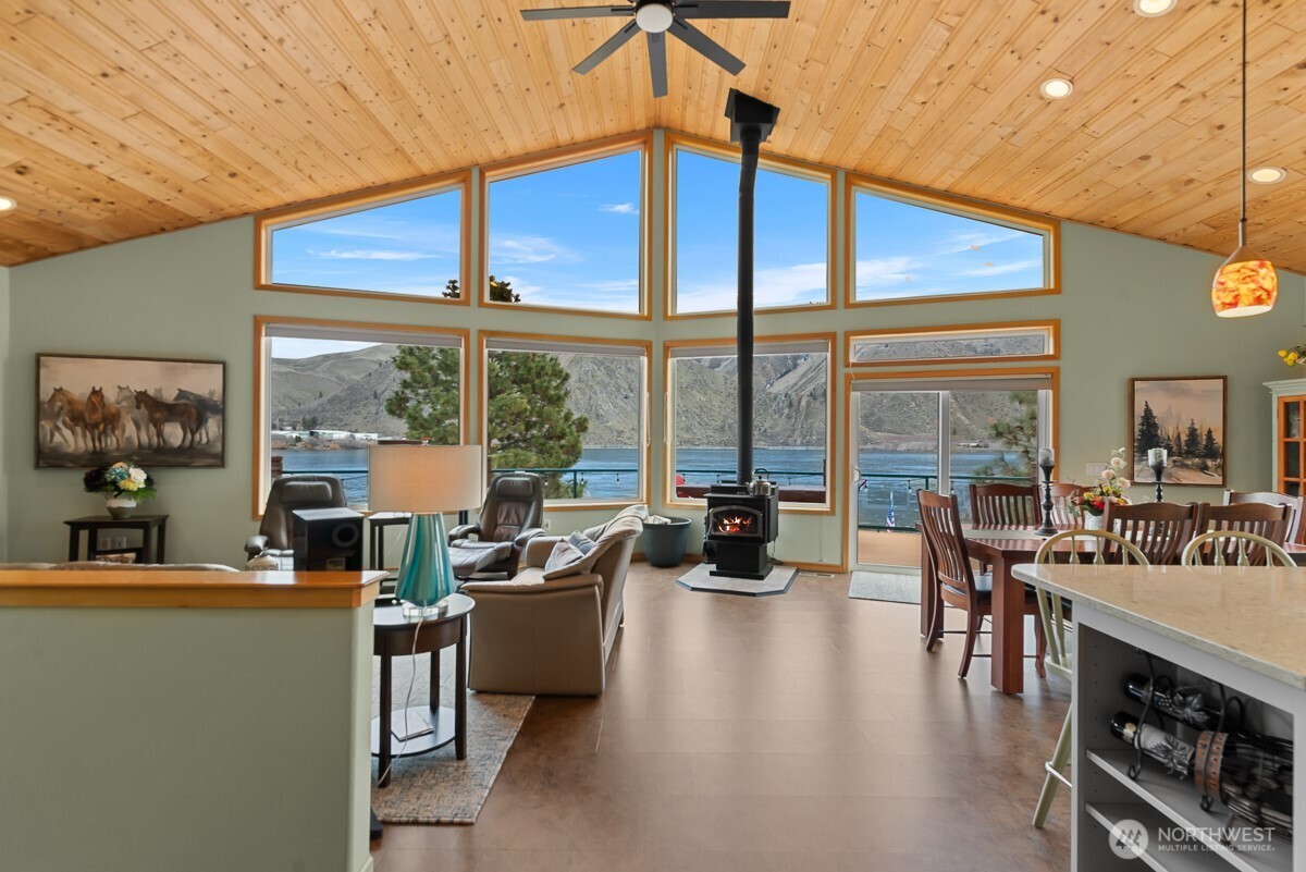 15107 N Lakeshore Drive , Entiat, WA 98822