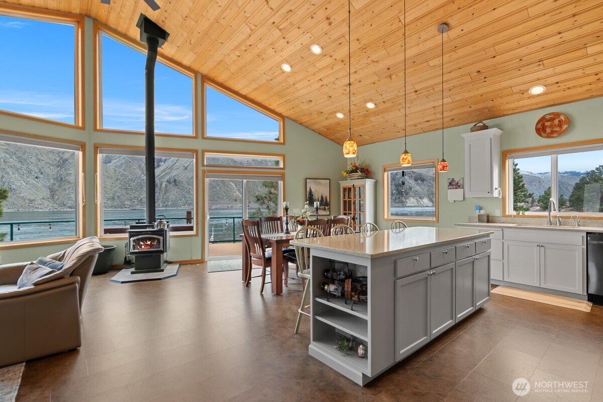 15107 N Lakeshore Drive , Entiat, WA 98822