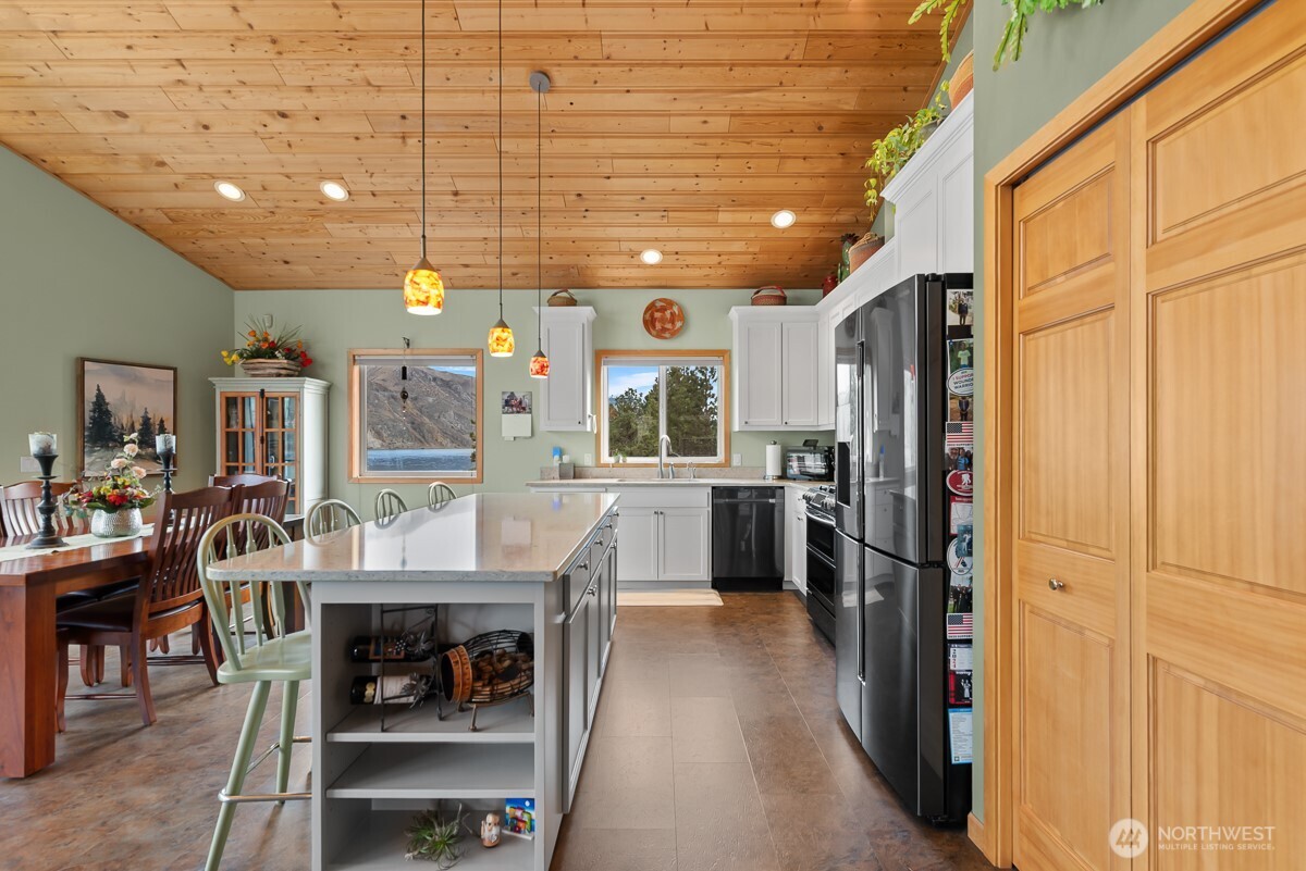 15107 N Lakeshore Drive , Entiat, WA 98822