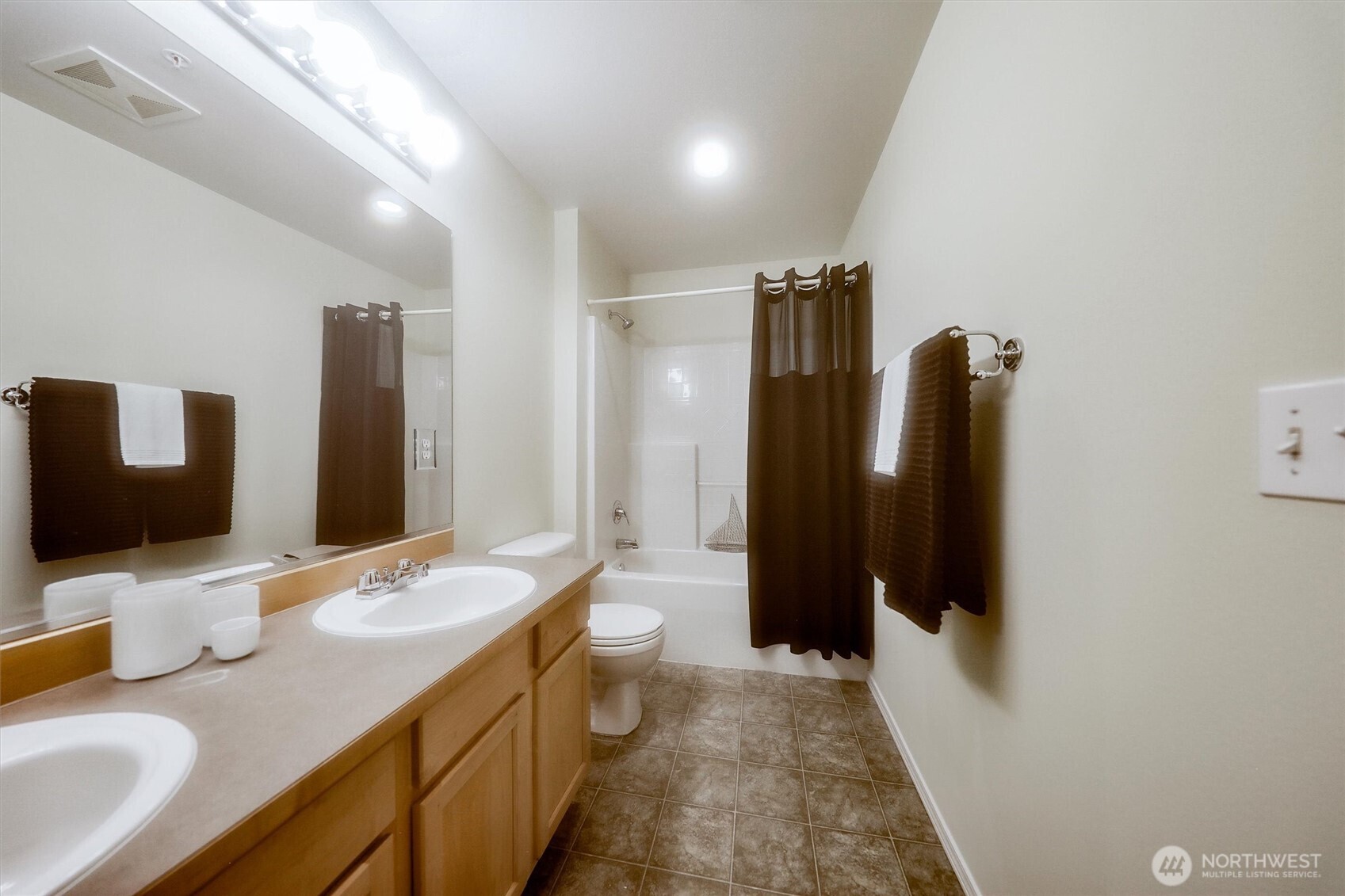 1236 65th Street SE #102, Auburn, WA 98092