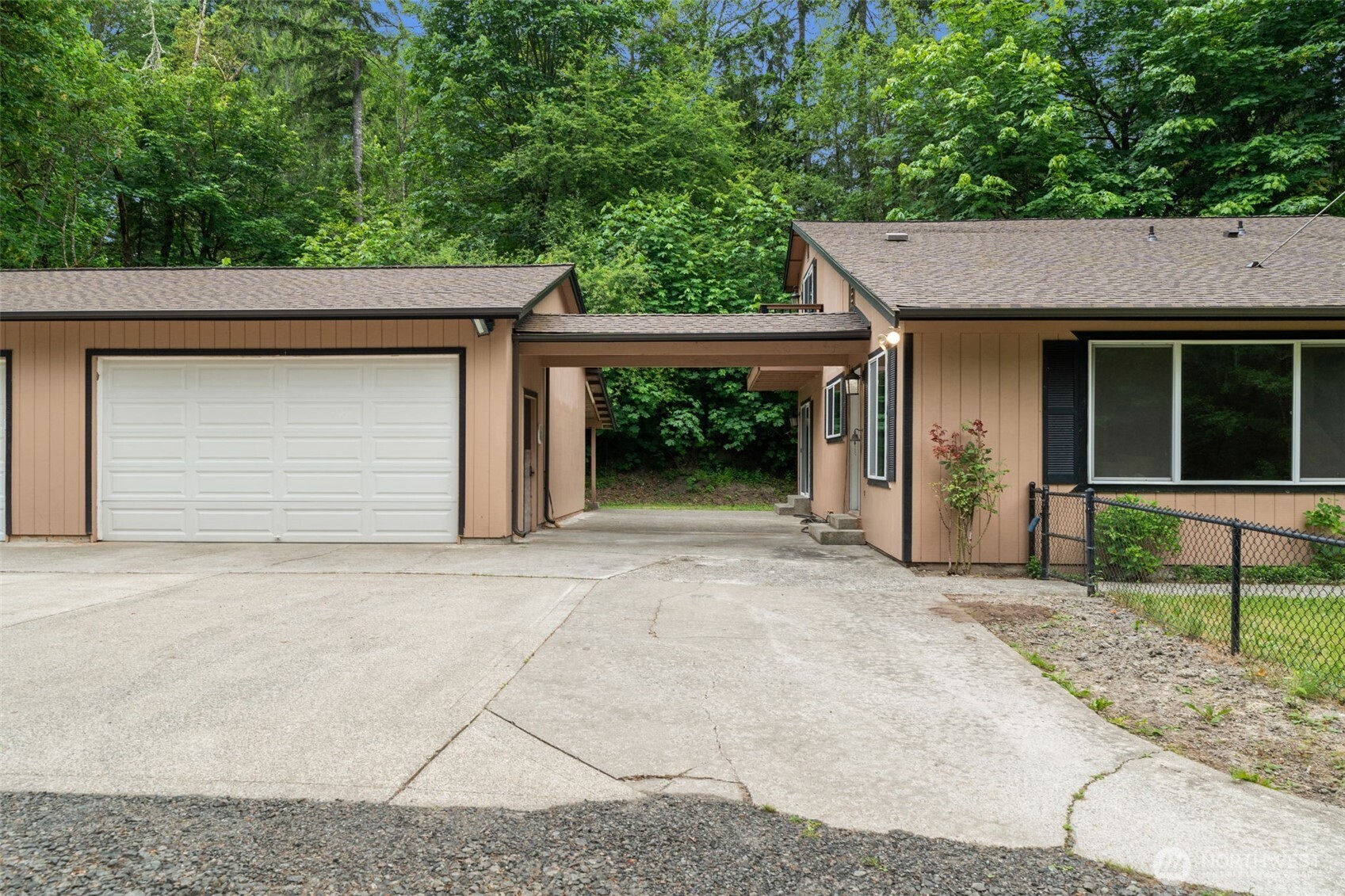 4562 SE Burley Olalla Road , Olalla, WA 98359