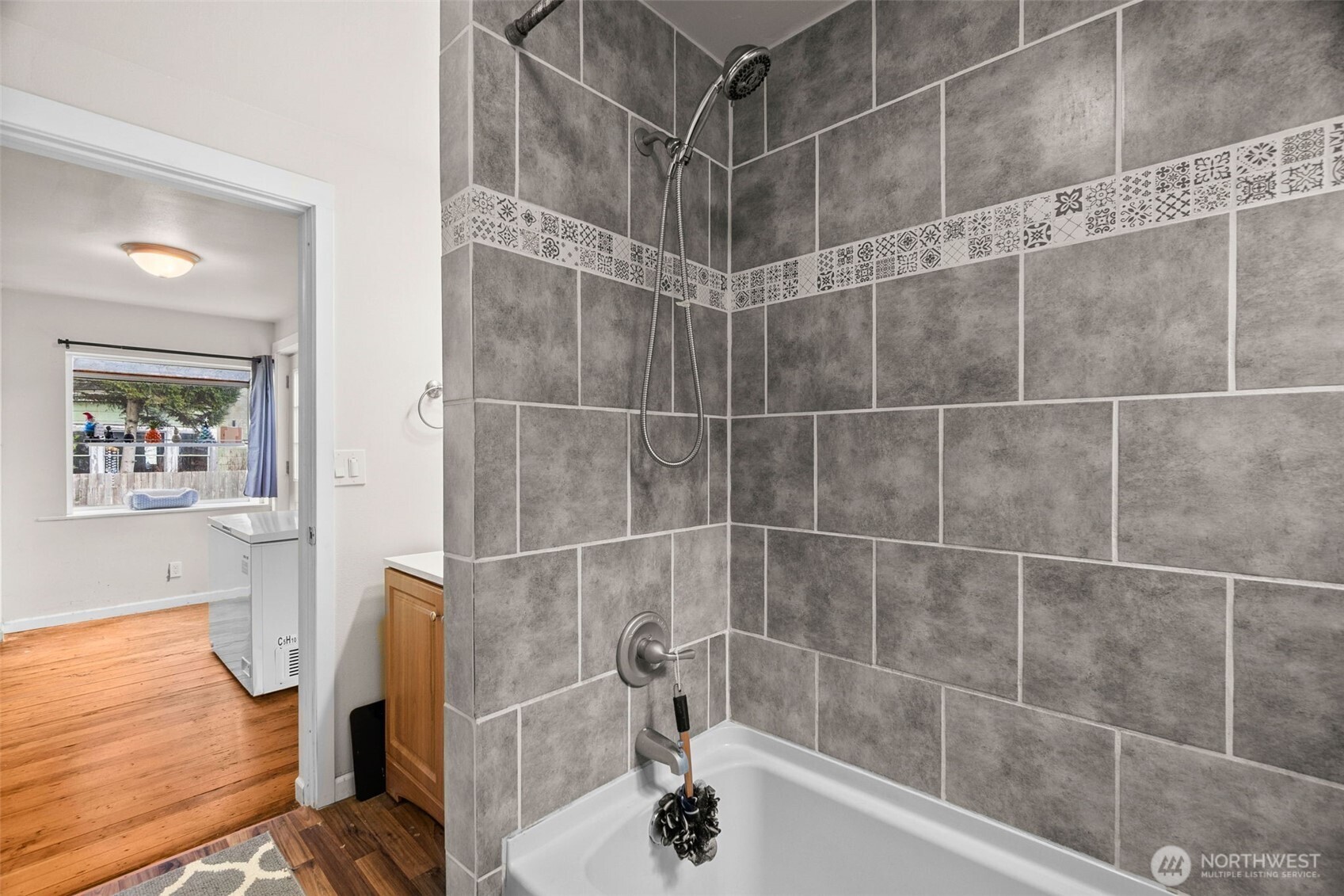 909 W Market Street , Aberdeen, WA 98520