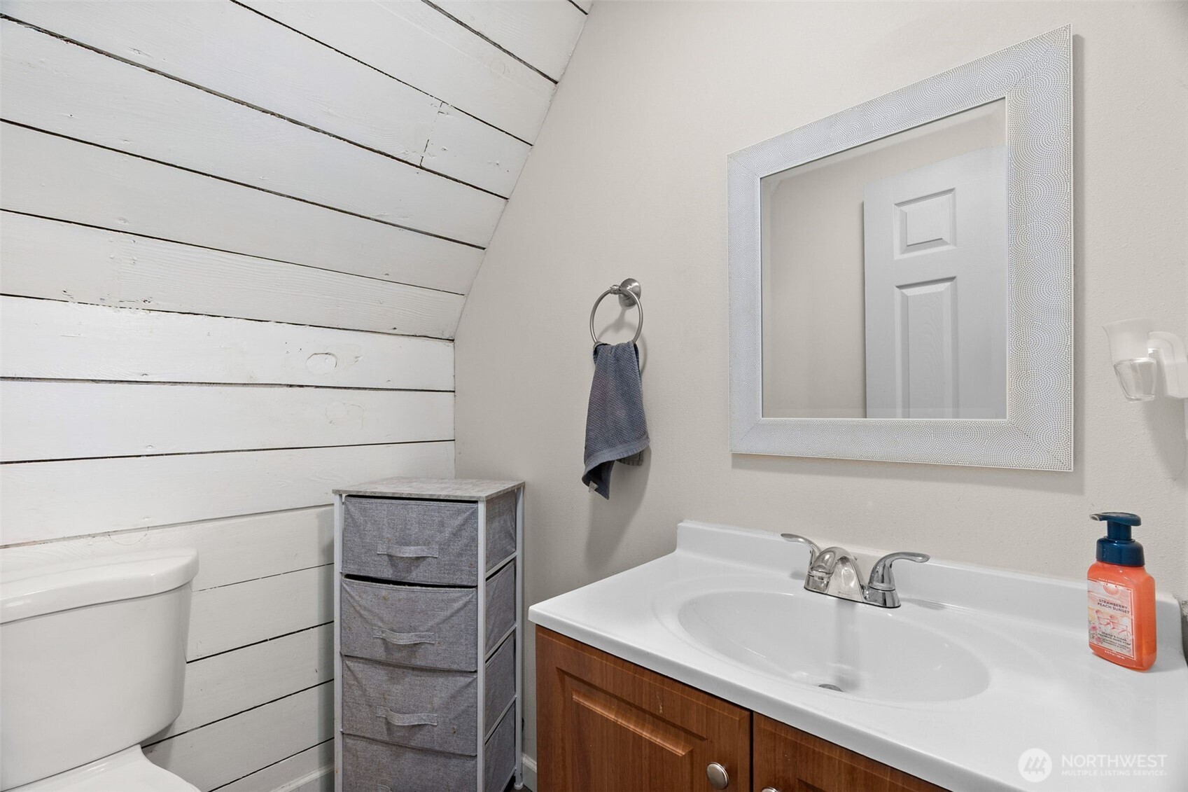 909 W Market Street , Aberdeen, WA 98520