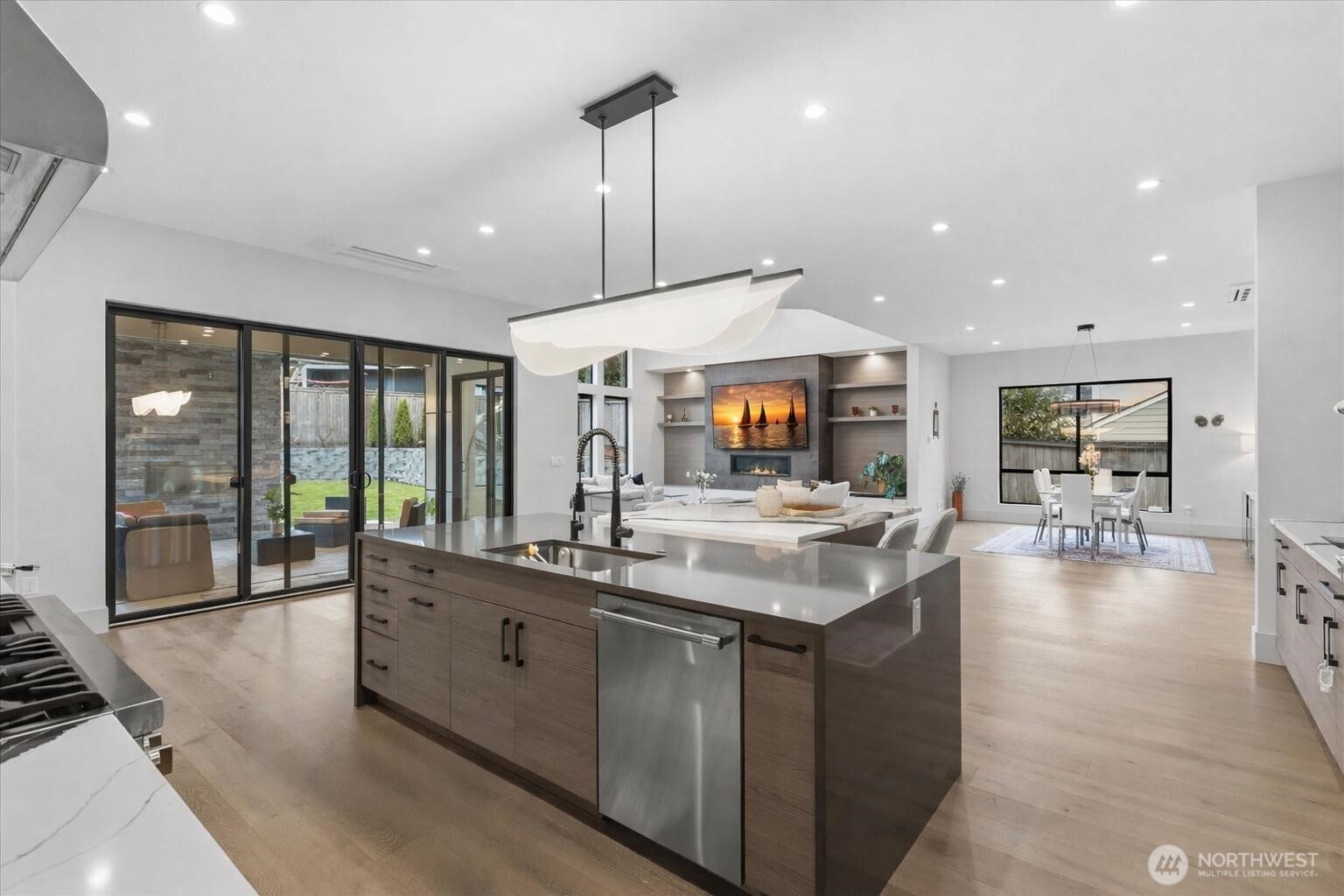 15411 SE 38th Street , Bellevue, WA 98006