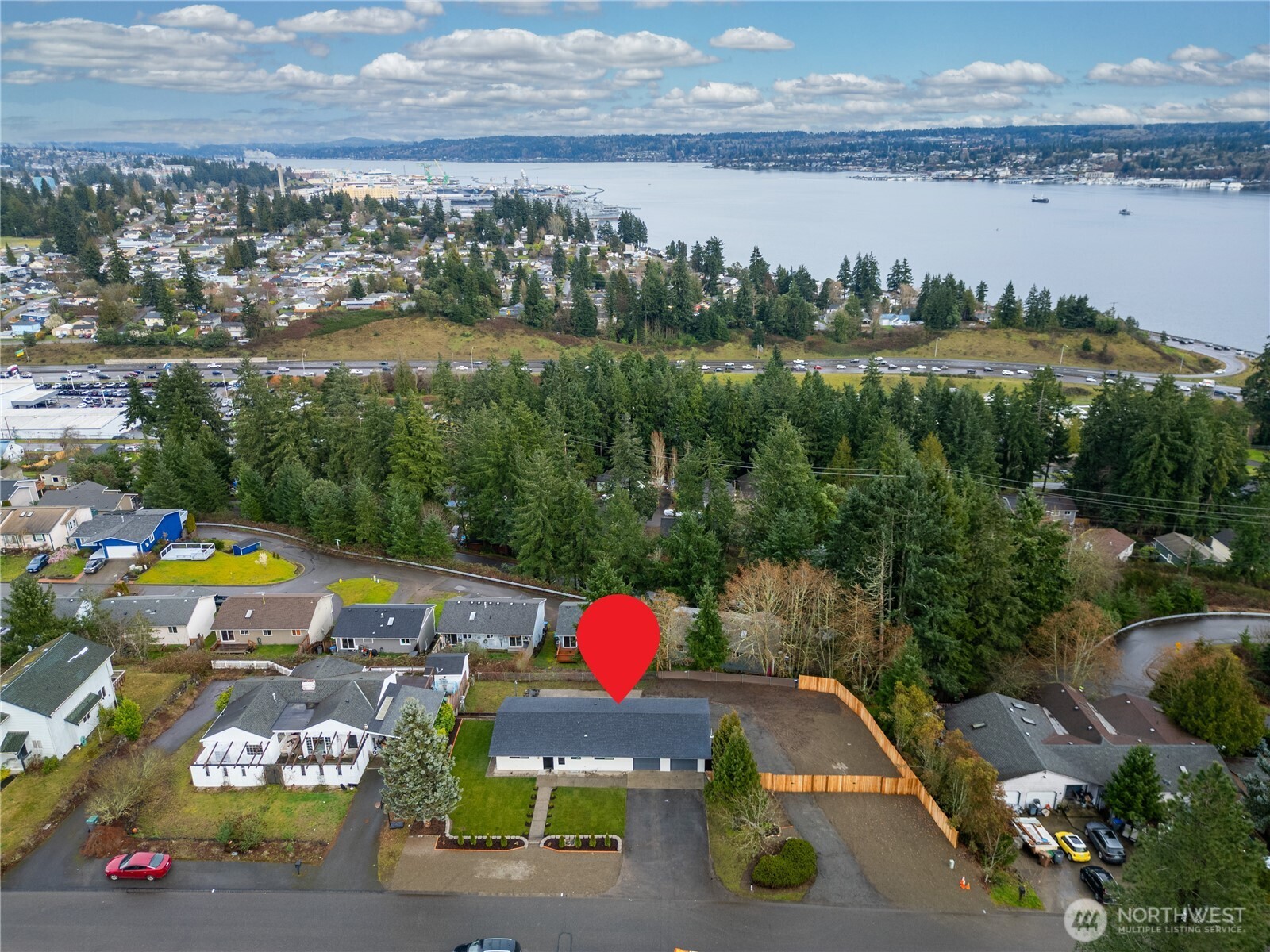1270 Lansing Avenue , Bremerton, WA 98312