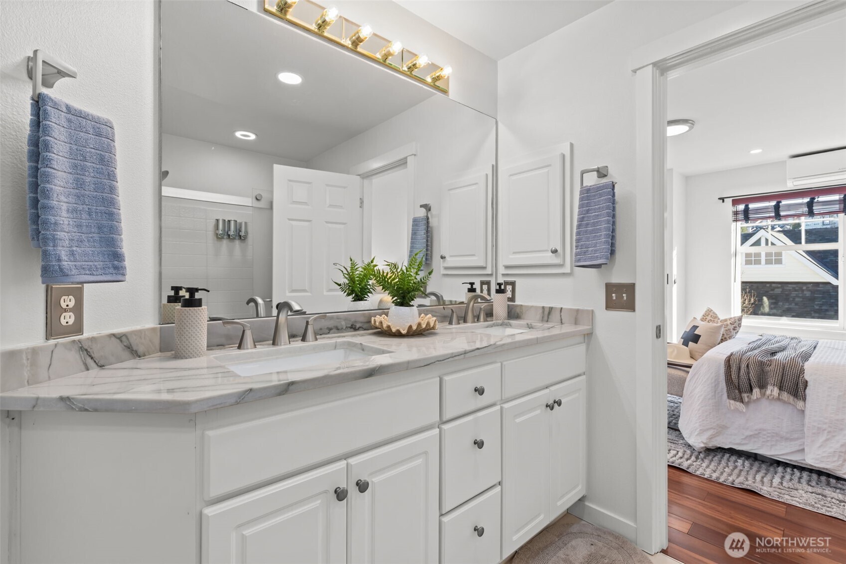 1621 Huckleberry Circle #1621, Issaquah, WA 98029