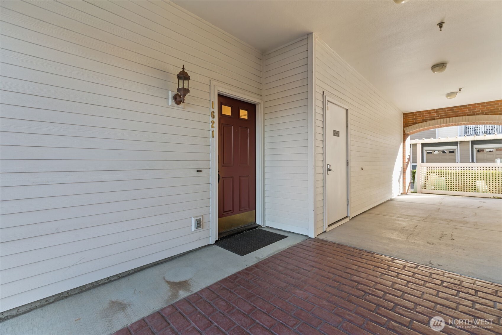 1621 Huckleberry Circle #1621, Issaquah, WA 98029