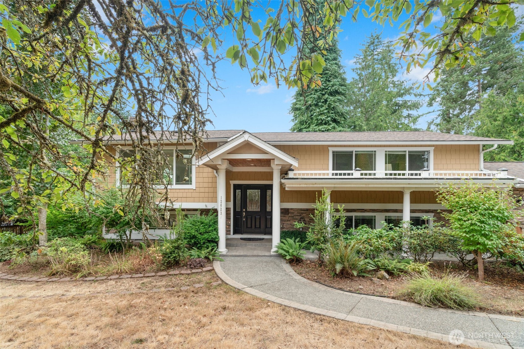 12623 NE 28th Street , Bellevue, WA 98005