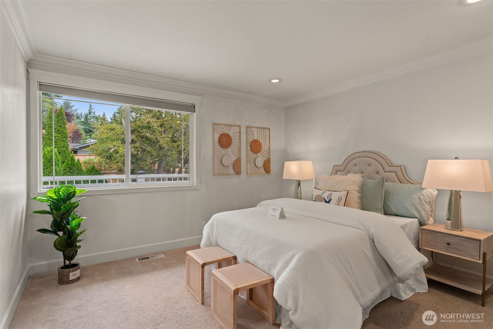 12623 NE 28th Street , Bellevue, WA 98005