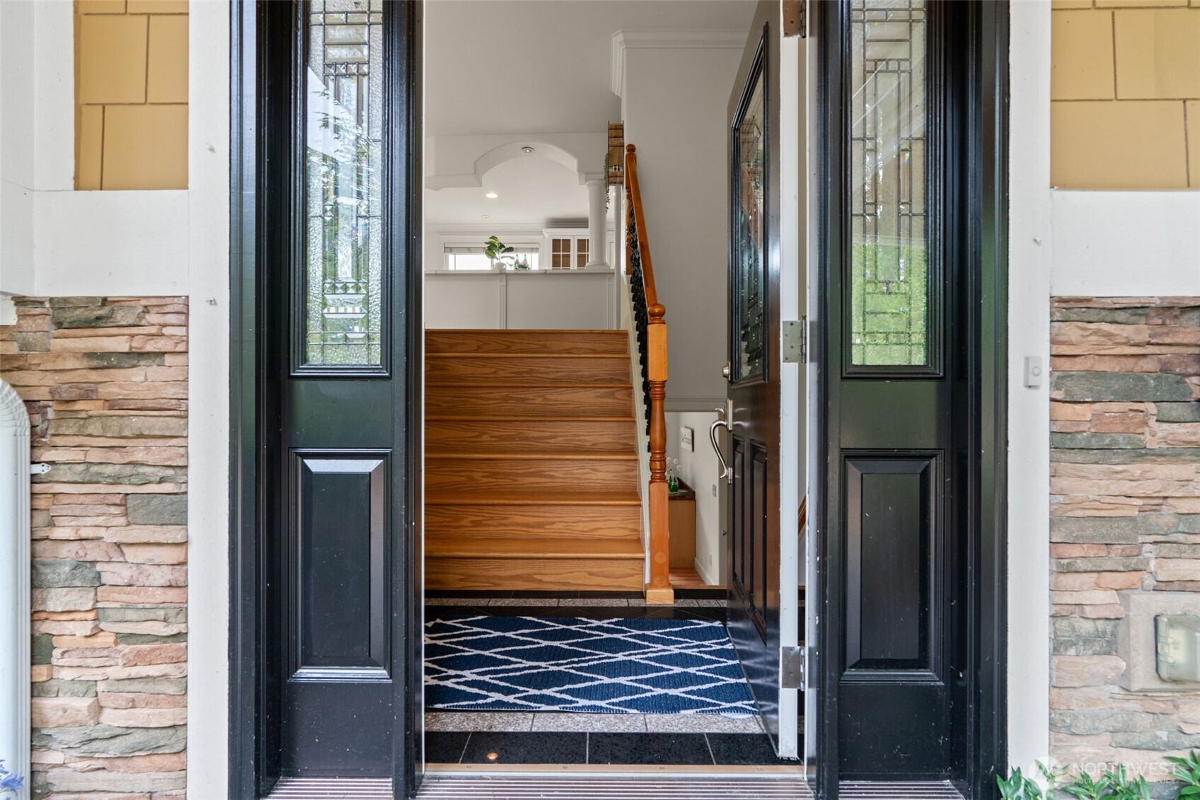 12623 NE 28th Street , Bellevue, WA 98005