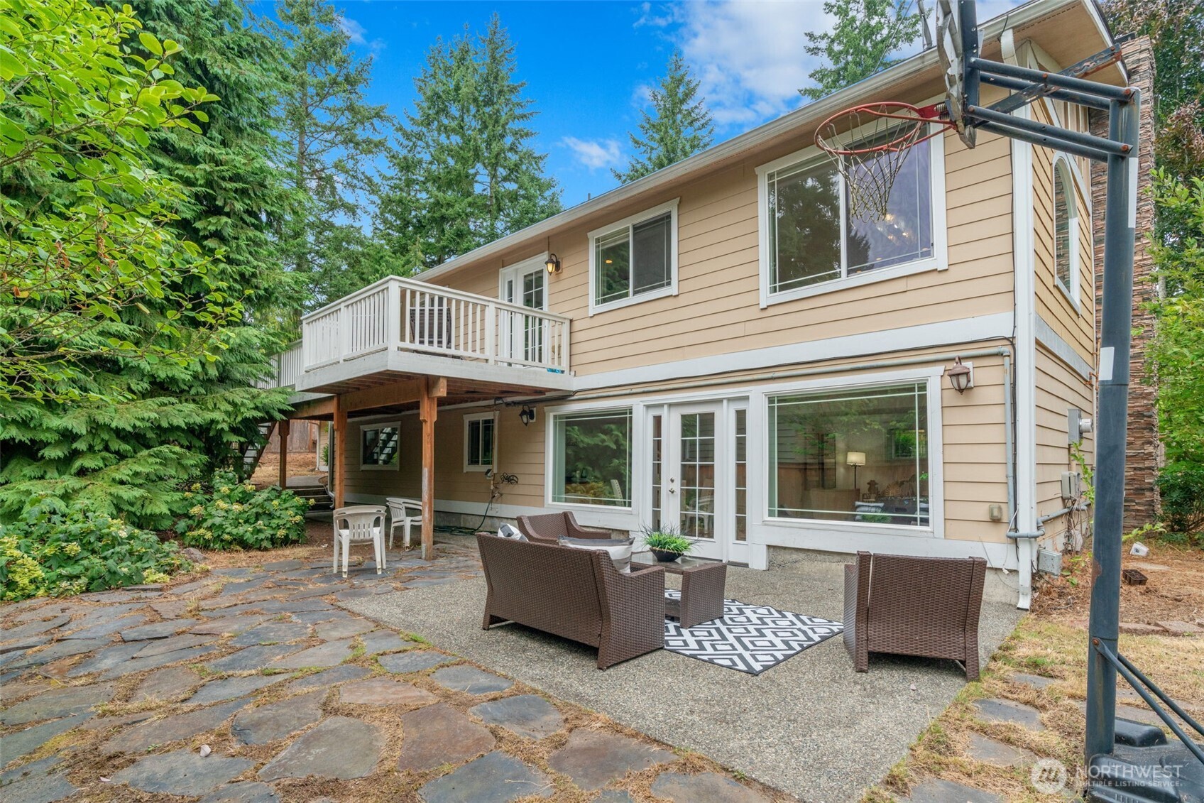 12623 NE 28th Street , Bellevue, WA 98005