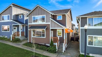 1025 Banyan Street , Bremerton, WA 98310-4262