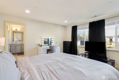 1025 Banyan Street , Bremerton, WA 98310-4262 - Photo 18