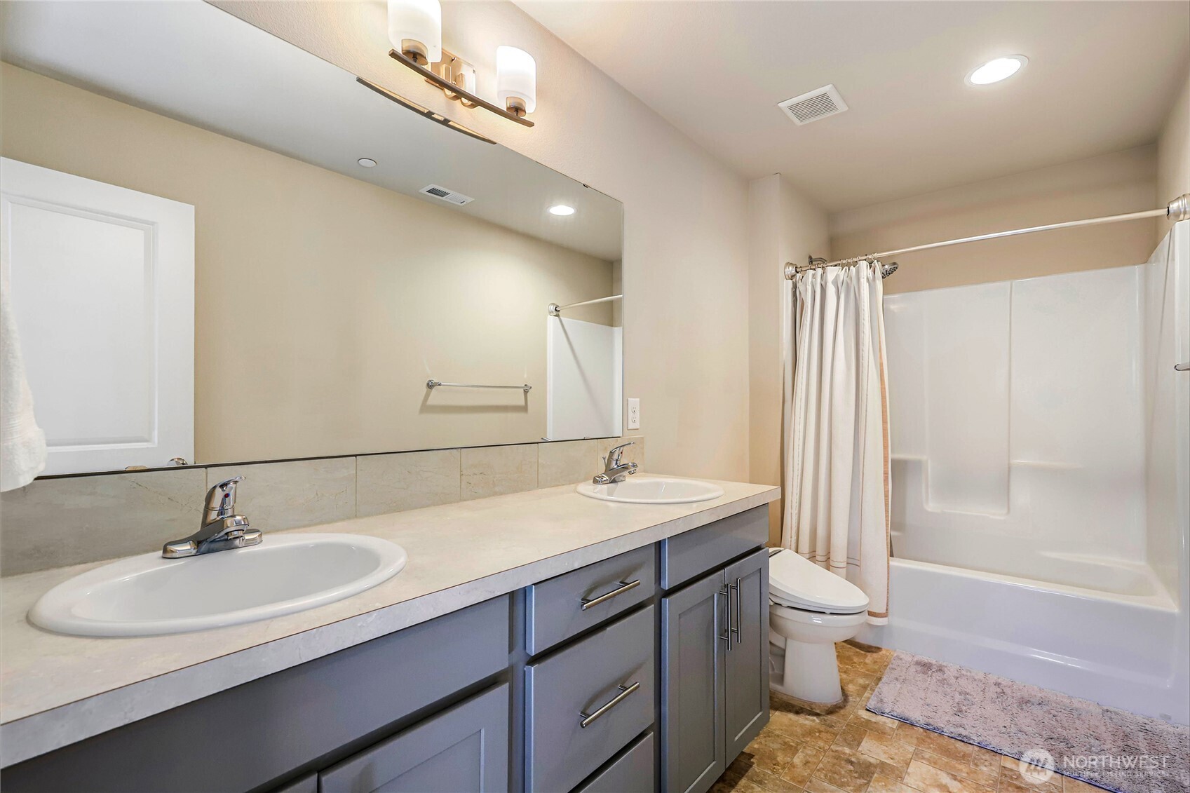 1025 Banyan Street , Bremerton, WA 98310-4262