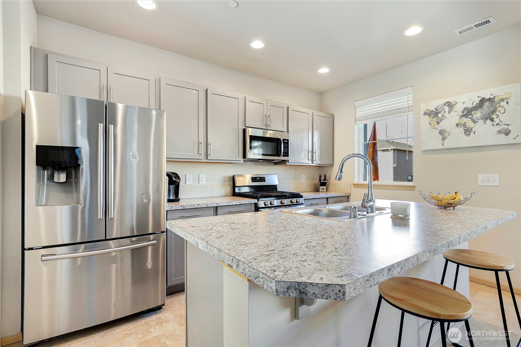 1025 Banyan Street , Bremerton, WA 98310-4262