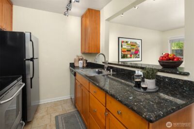 3636 Evanston Avenue N #12, Seattle, WA 98103 - Photo 9