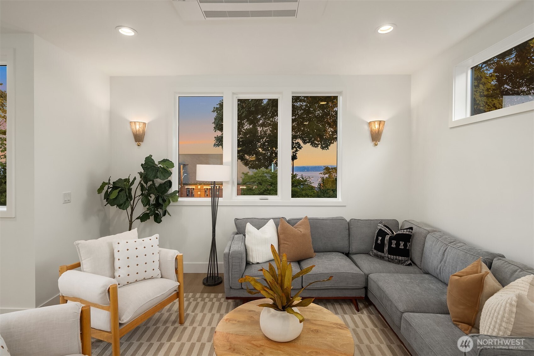 920 34th Avenue #B, Seattle, WA 98122