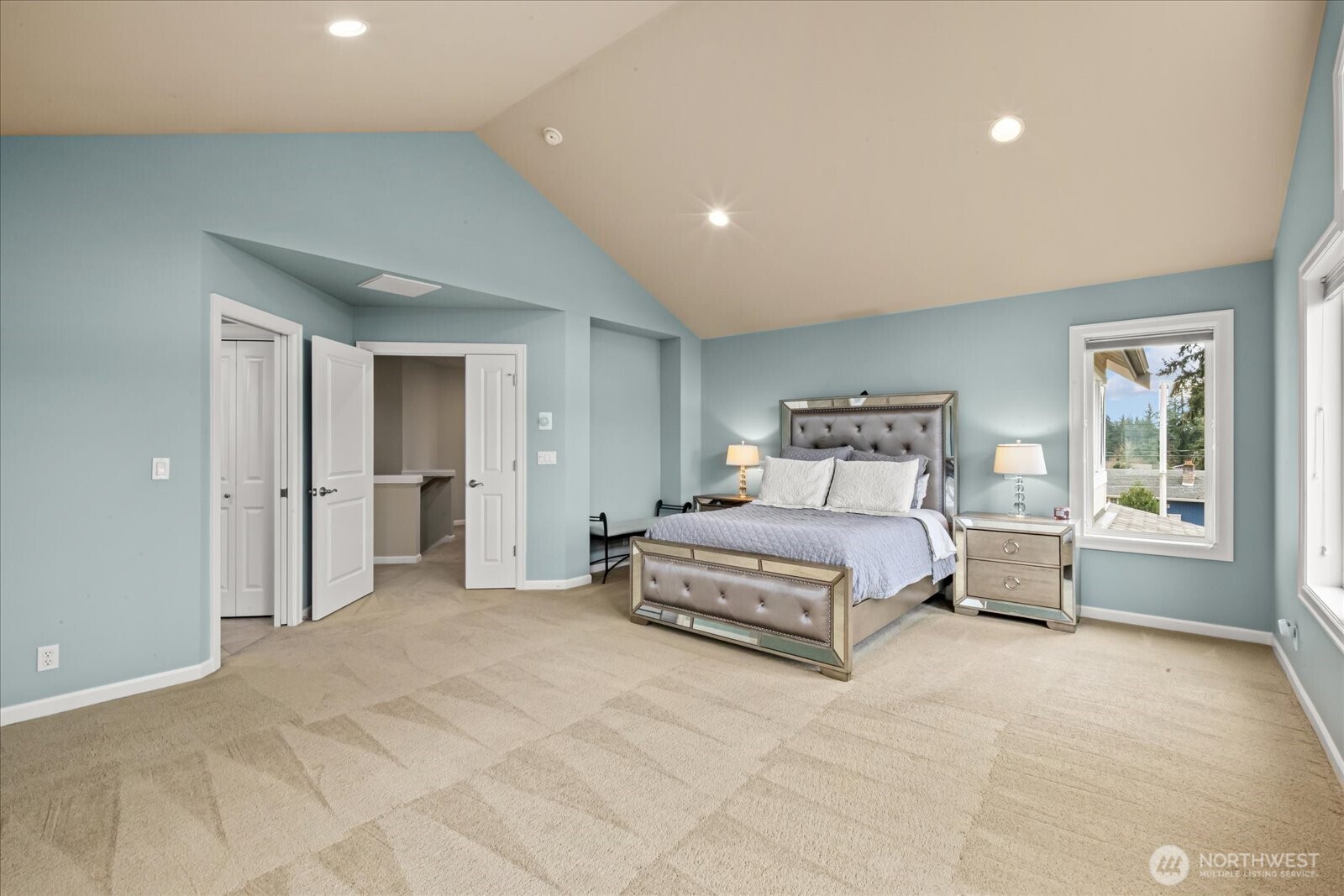 215 Ilwaco Place SE, Renton, WA 98059