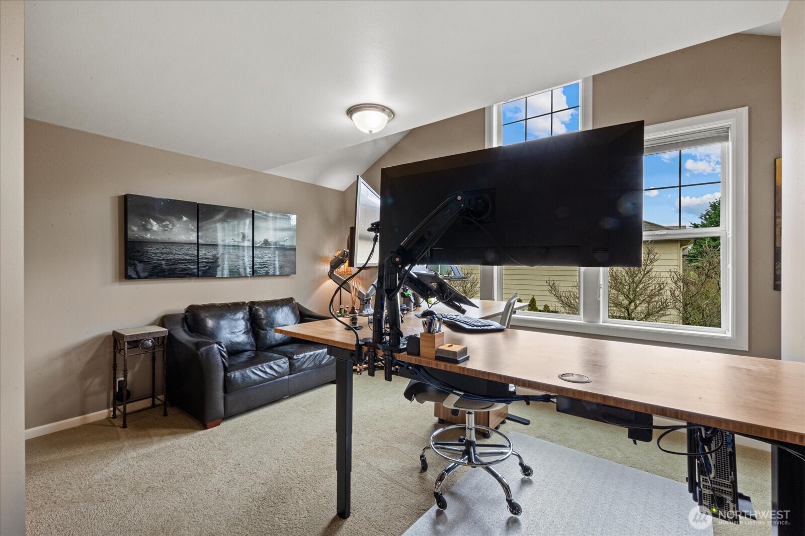 215 Ilwaco Place SE, Renton, WA 98059