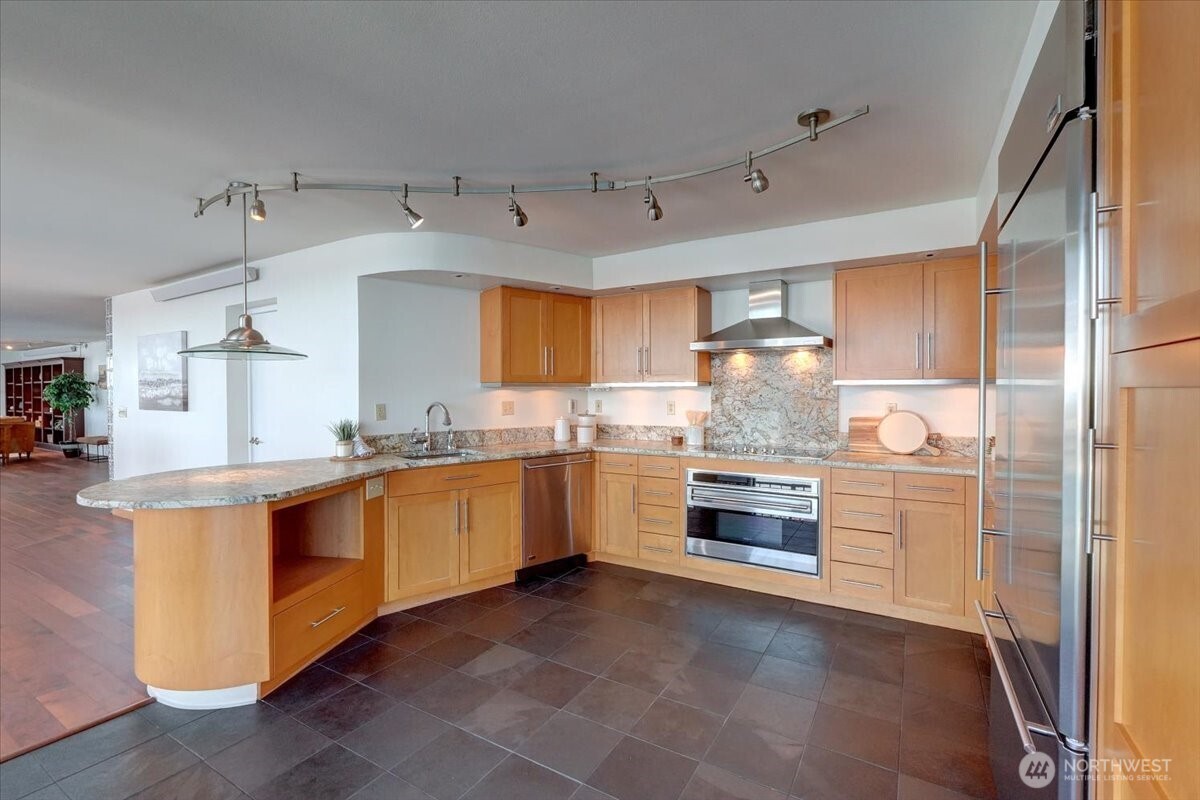 1 N Stadium Way #16, Tacoma, WA 98403