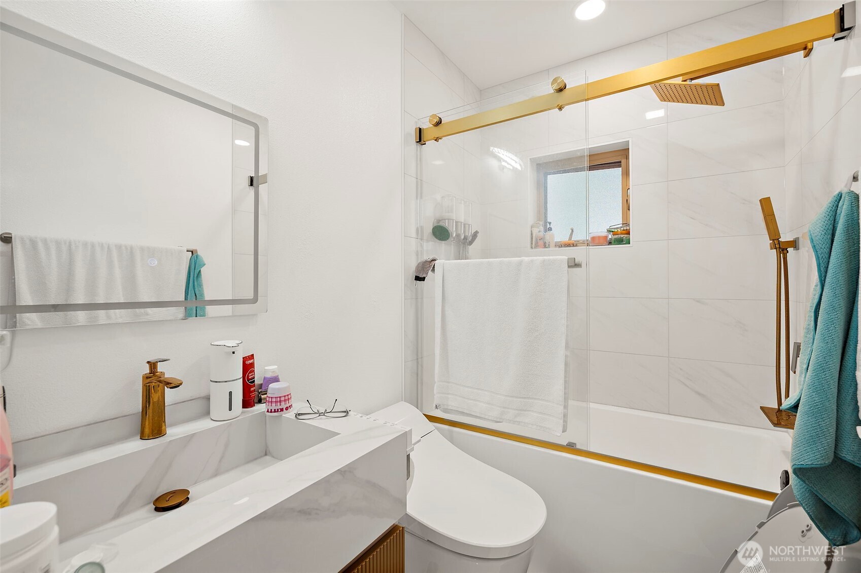 128 NE 125th Street , Seattle, WA 98125