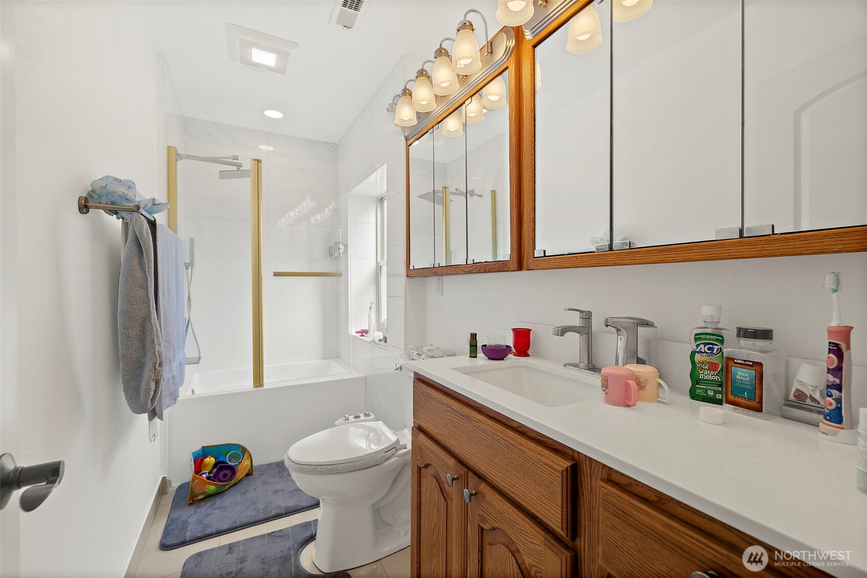 128 NE 125th Street , Seattle, WA 98125