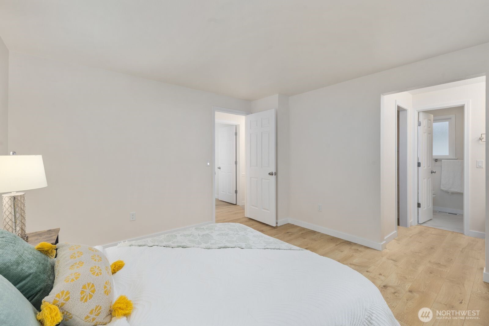 15132 SE 48th Drive , Bellevue, WA 98006