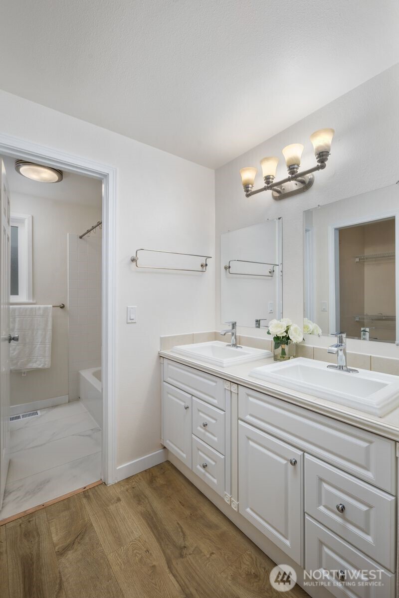 15132 SE 48th Drive , Bellevue, WA 98006