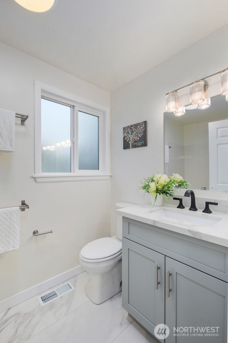 15132 SE 48th Drive , Bellevue, WA 98006