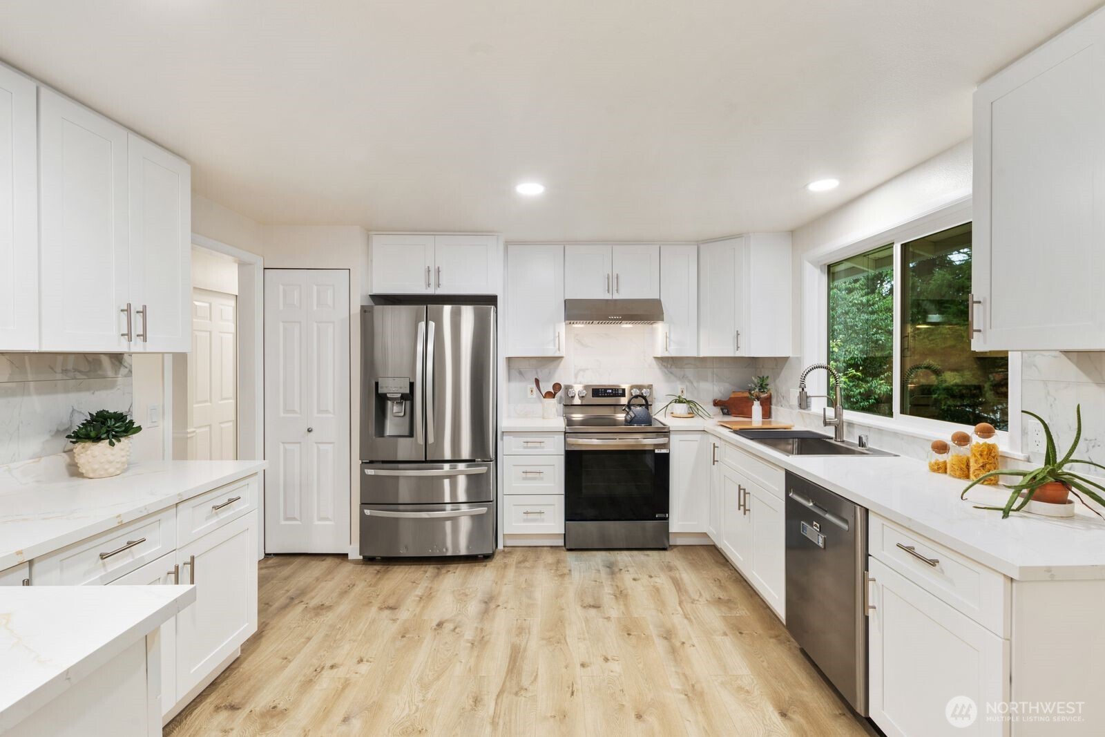 15132 SE 48th Drive , Bellevue, WA 98006