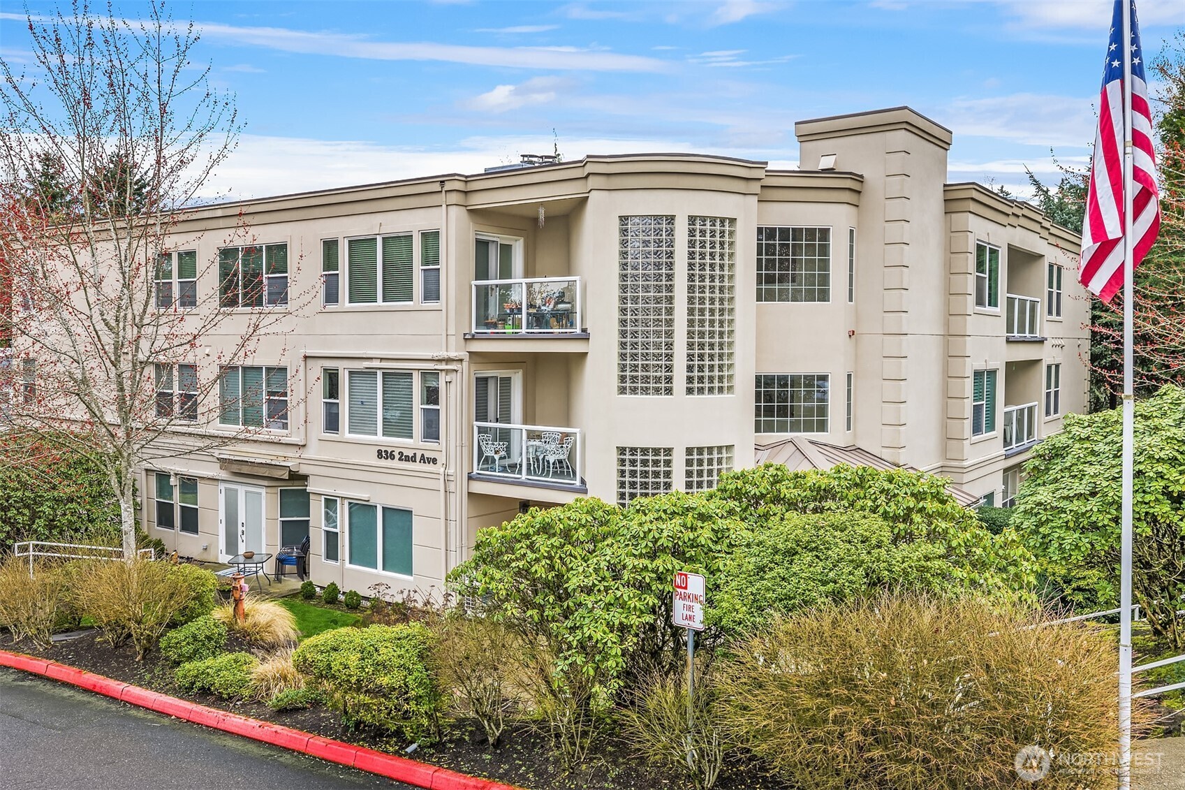 836 2nd Avenue #303, Kirkland, WA 98033