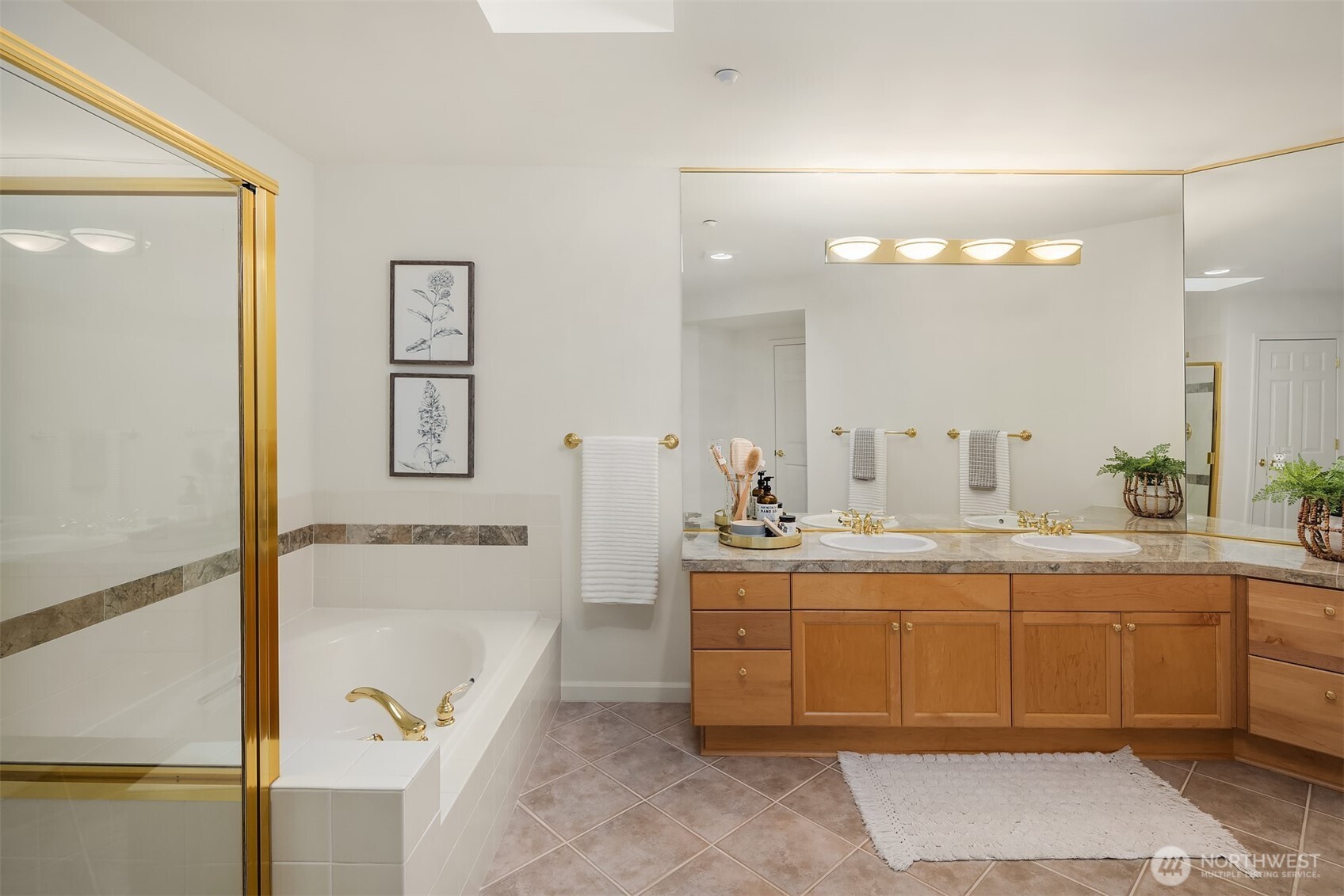 836 2nd Avenue #303, Kirkland, WA 98033