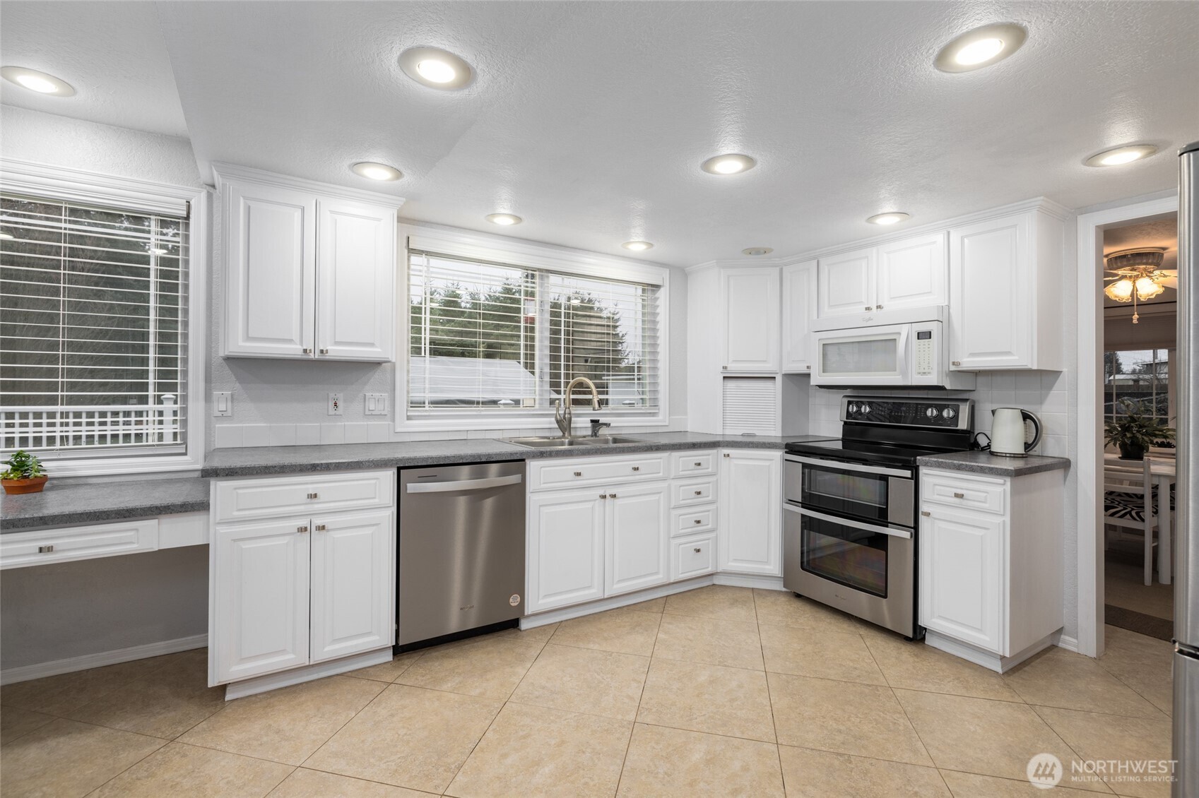 8705 Rivercrest Avenue , Everett, WA 98208