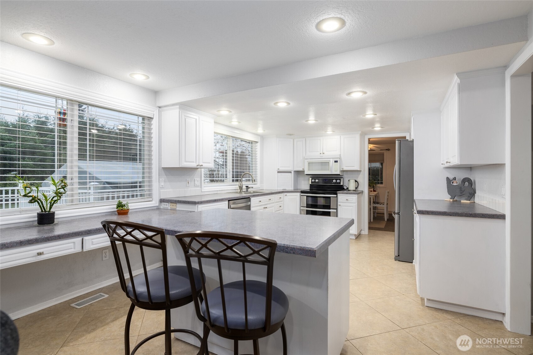 8705 Rivercrest Avenue , Everett, WA 98208