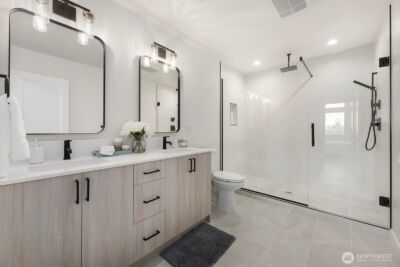 2019 W Bertona , Seattle, WA 98199 - Photo 11