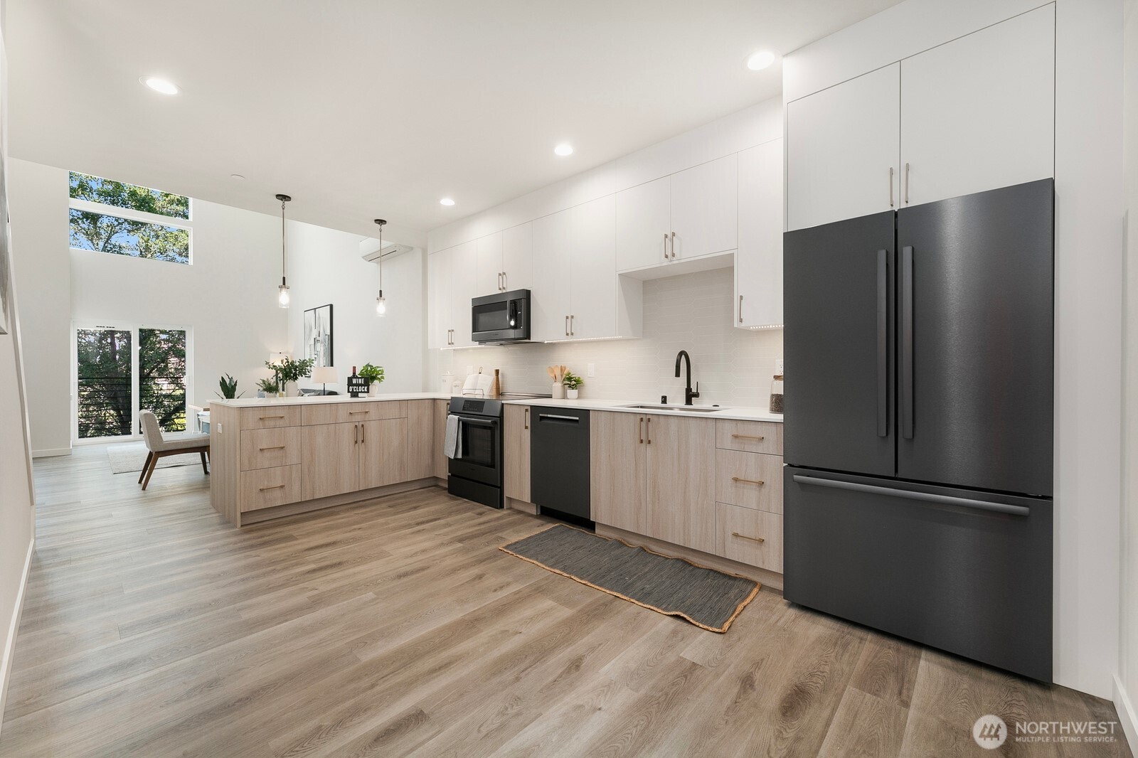 2019 W Bertona , Seattle, WA 98199