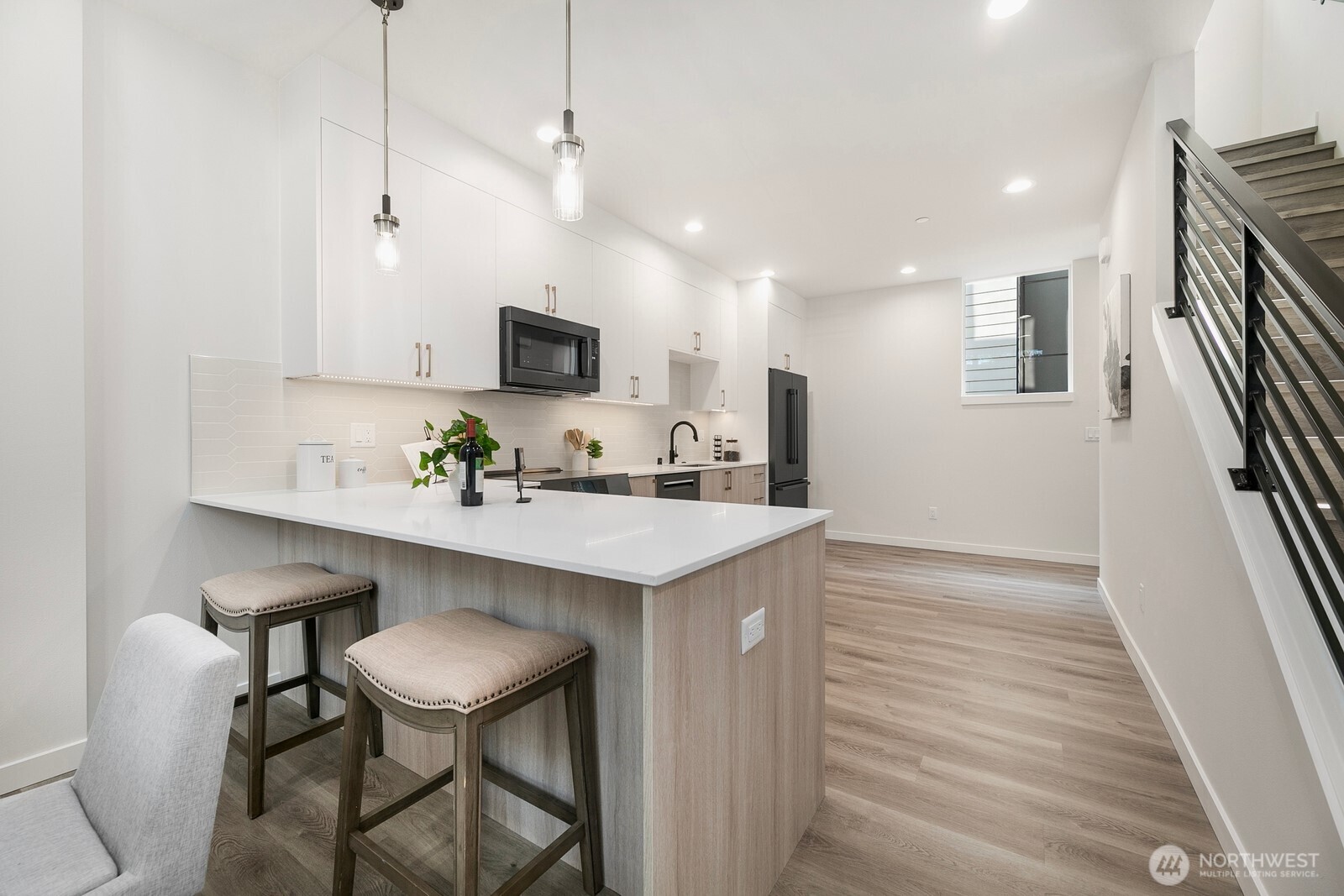 2019 W Bertona , Seattle, WA 98199