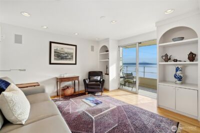 1600 43rd Avenue E #209, Seattle, WA 98112