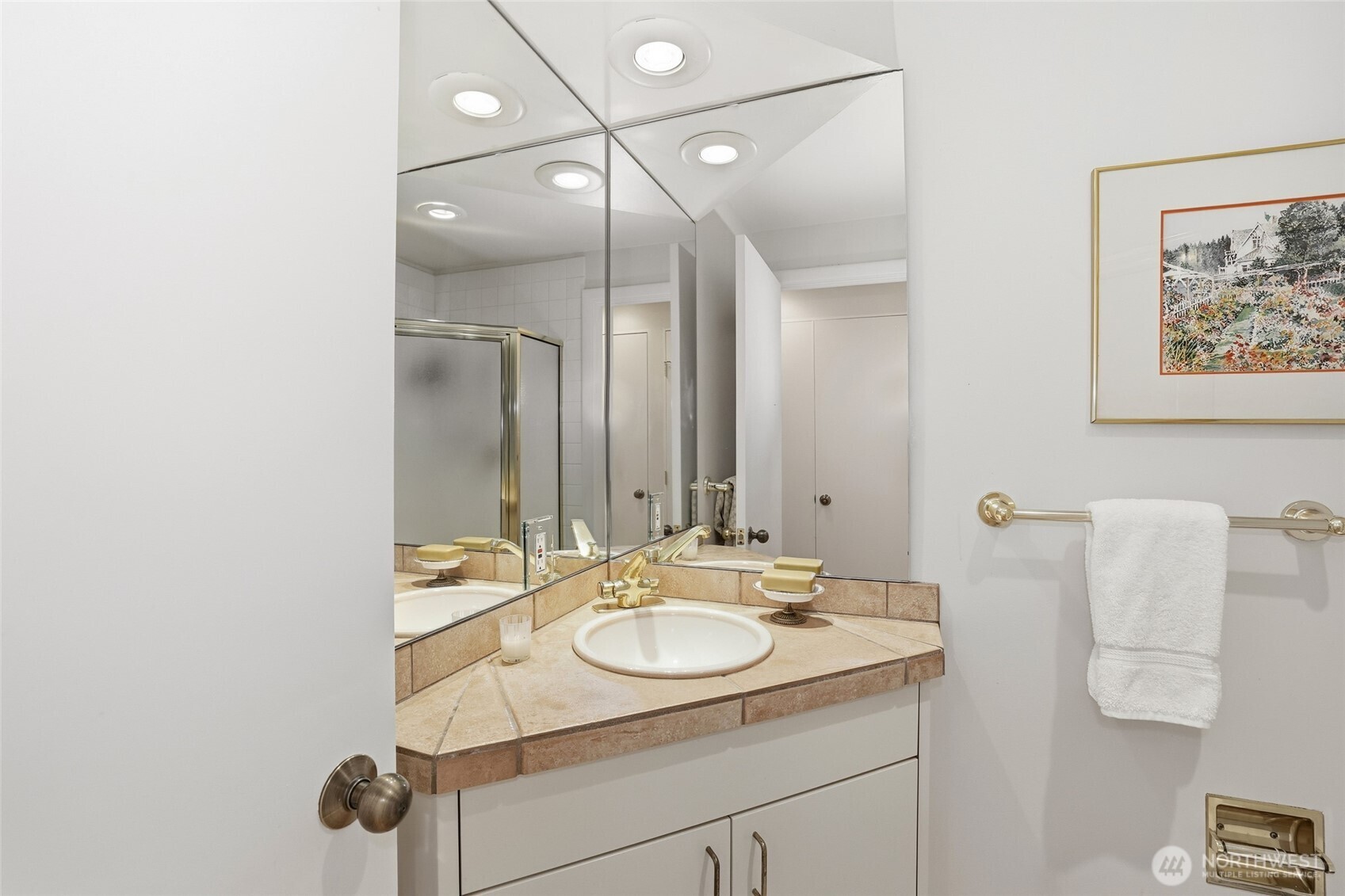 1600 43rd Avenue E #209, Seattle, WA 98112