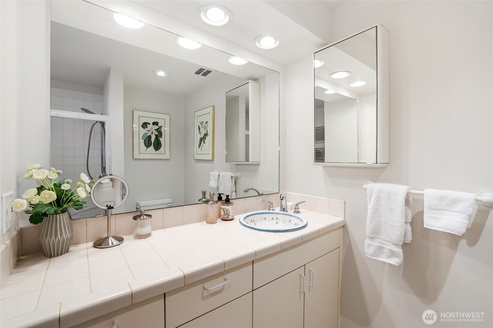 1600 43rd Avenue E #209, Seattle, WA 98112